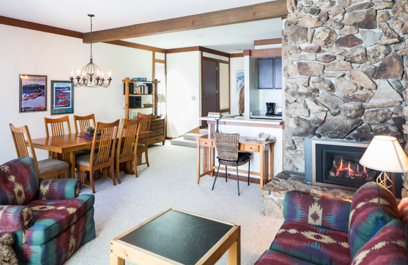 Guest living room at Chinquapin.