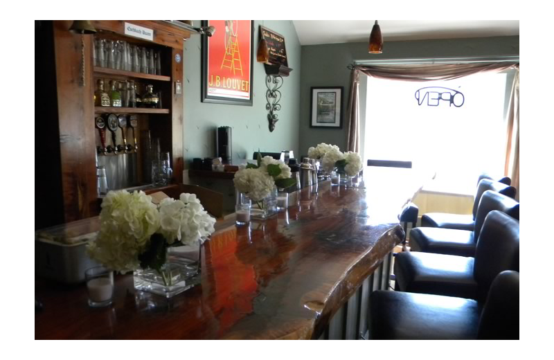 Bar at Highland Dell Lodge.