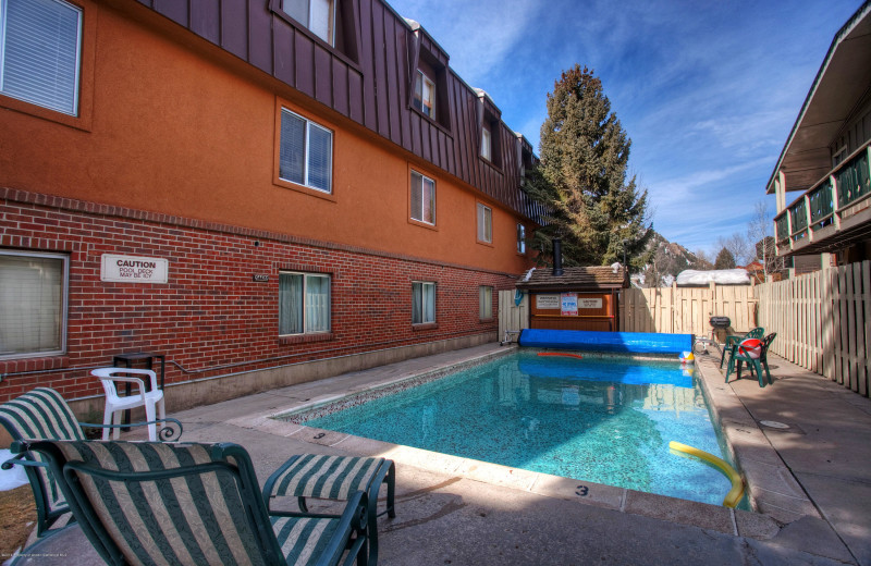 Rental outdoor pool at Frias Properties of Aspen - Silverglo.