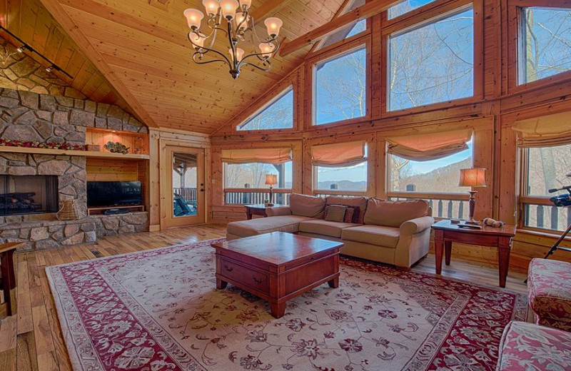 Cabin living room at Smoky Mountain Retreat Realty.