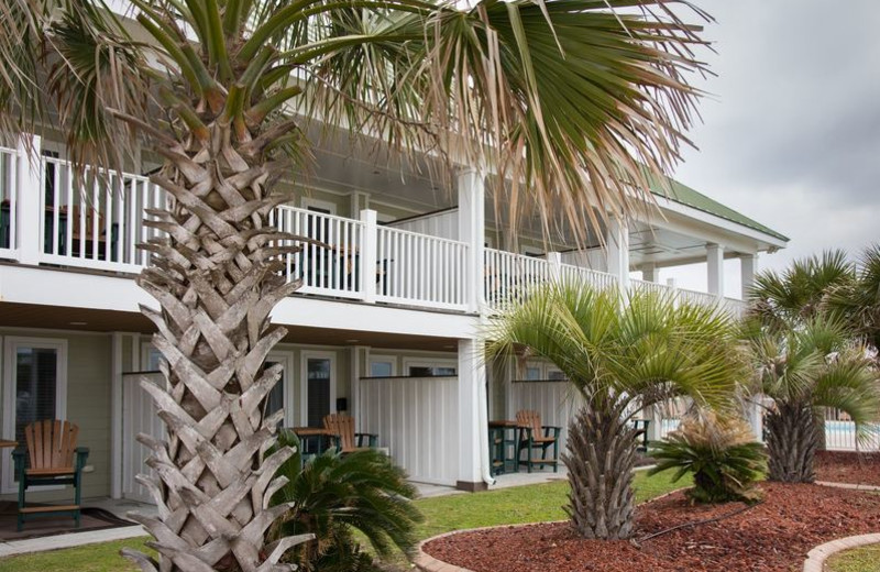 Exterior view of Islander Hotel & Resort.