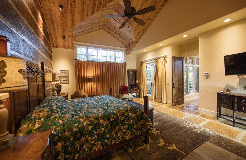 Guest bedroom at Joshua Creek Ranch.