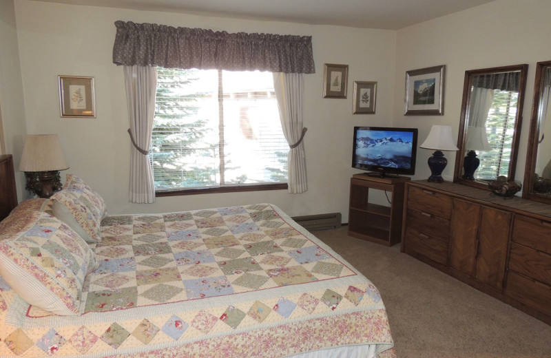 Rental bedroom at Seasons 4 Condominium Rentals.