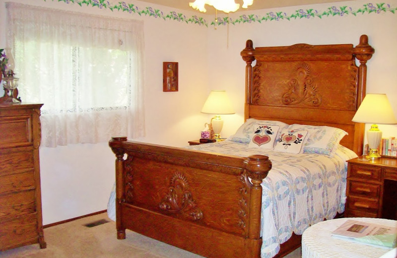 Guest room at Arrowhead Bed & Breakfast.