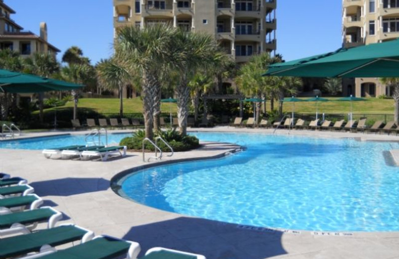 Rental outdoor pool at Amelia Island Rentals, Inc. 