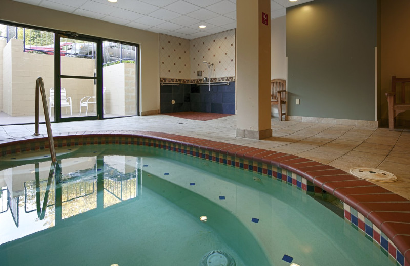 Indoor pool at The Loyal Inn.