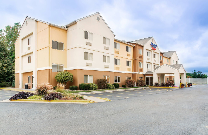 Exterior view of Fairfield Inn Canton.