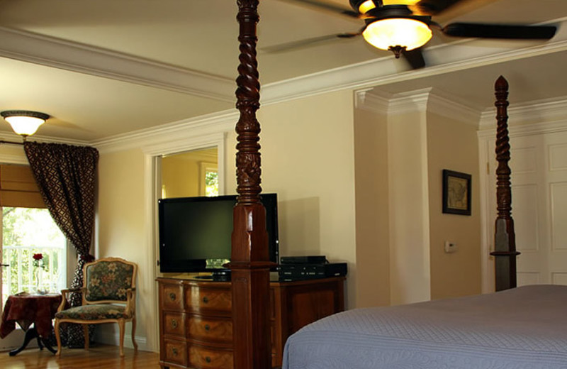 Guest room at Barretta Gardens Inn.