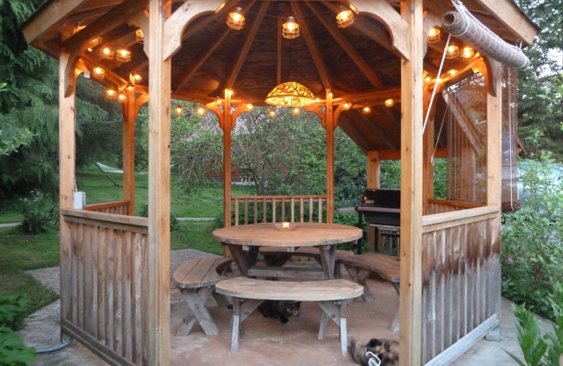 Gazebo at Jasmer's Rainier Cabins & Fireplace Rooms.