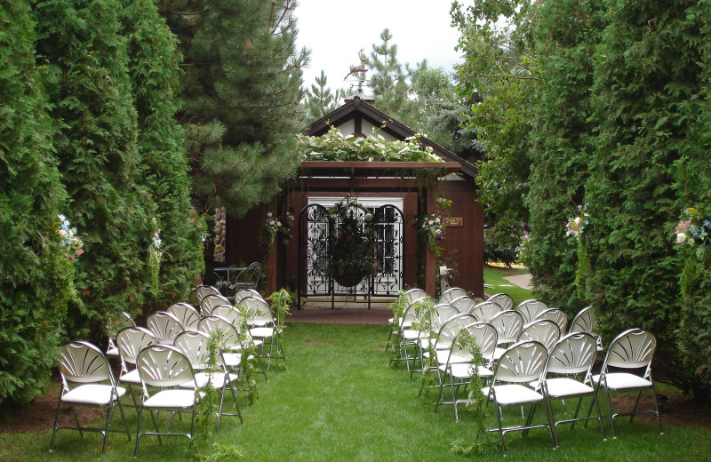 Weddings at Sill's Lakeshore Resort.