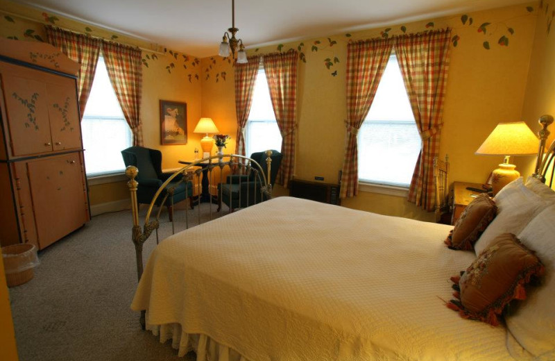 Guest room at Admiral Fitzroy Inn.