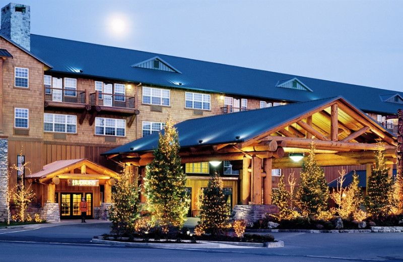 Exterior view of The Heathman Lodge.