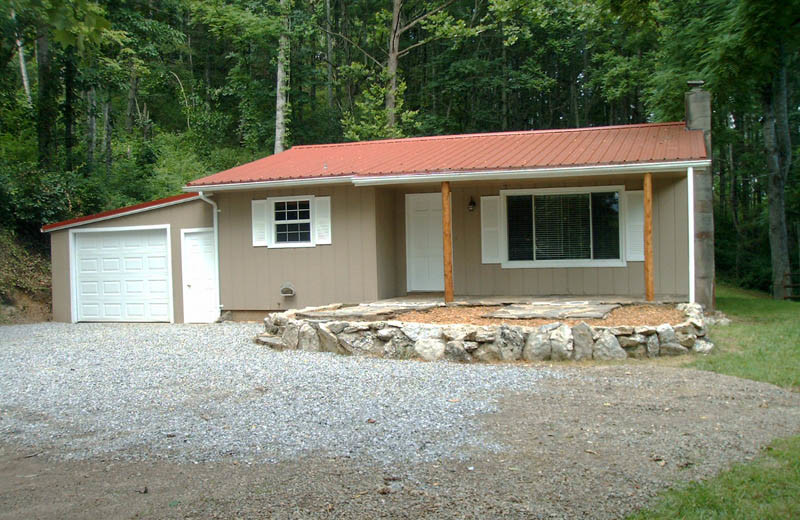 Cabin exterior at Big Bear Log Cabins.