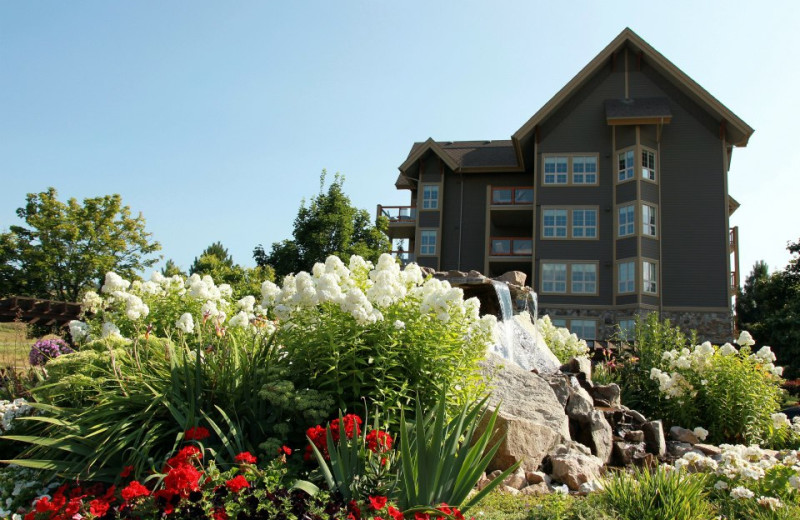 Exterior view of Predator Ridge Resort.