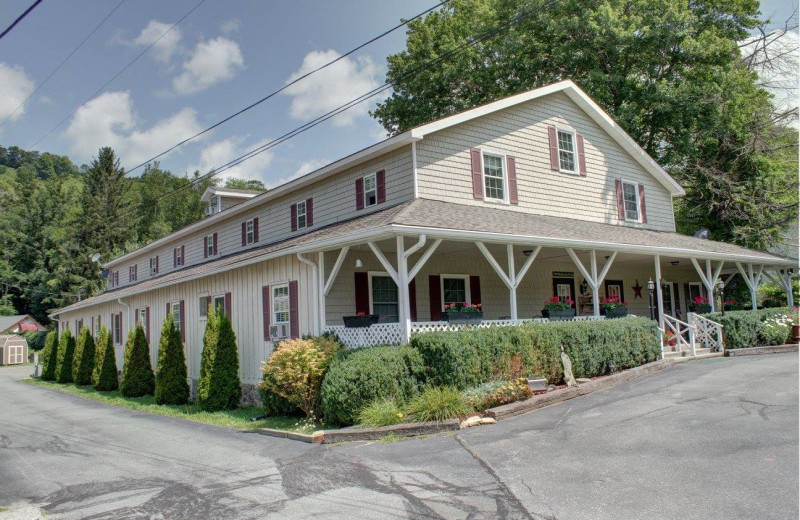 Exterior view of Little Main Street Inn.