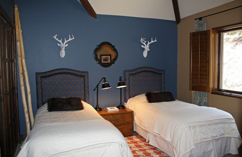 Guest bedroom at Cascade Village Condominiums.