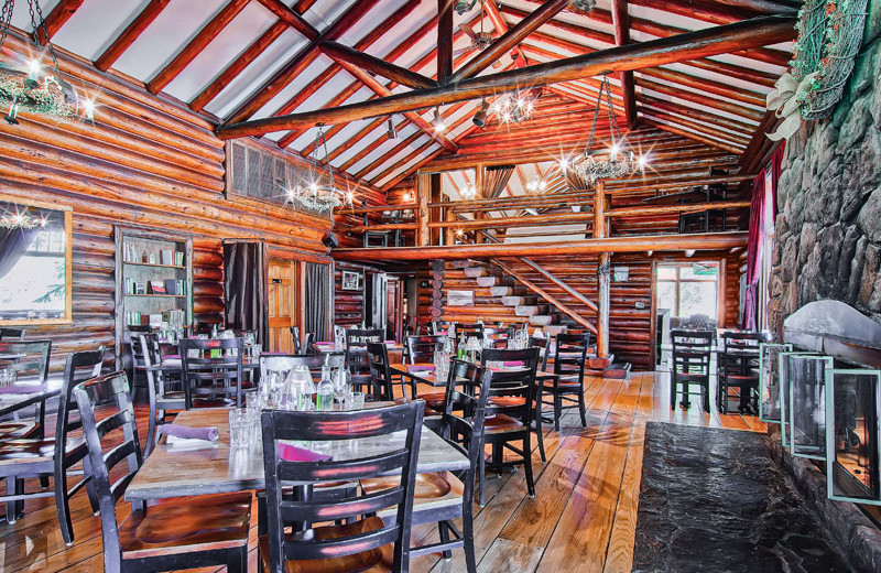 Dining at Black Canyon Inn.