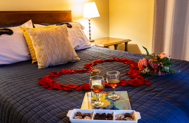 Romance package at Myers Cave Resort.