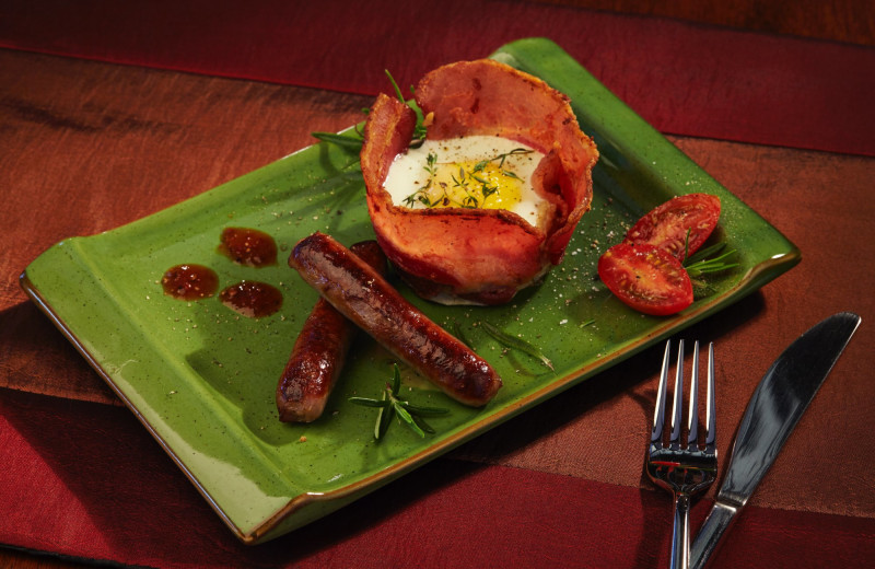 Breakfast at Sherwood Forest Bed 