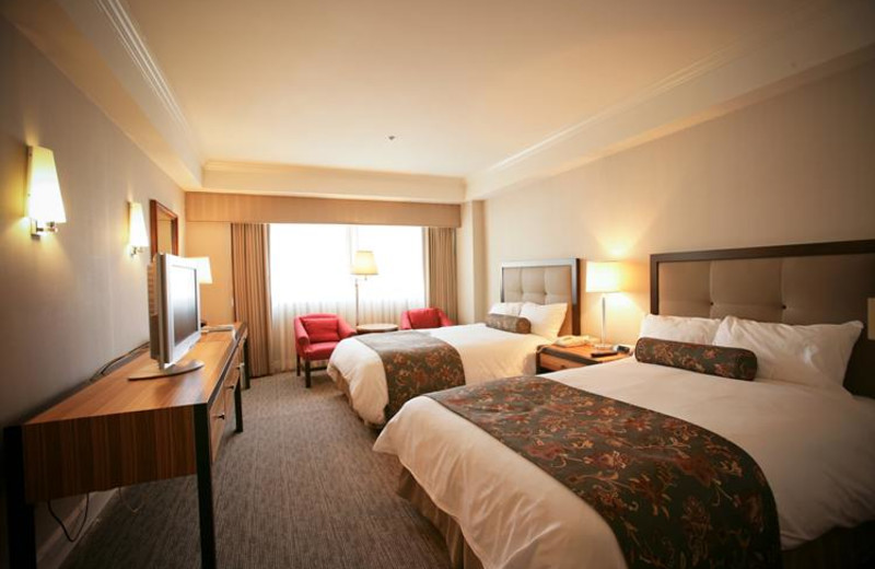 Guest room at Oxford Palace Hotel and Galleria.