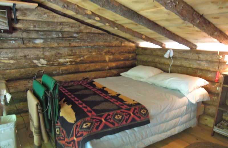 Guest room at Sunday Pond Bed 