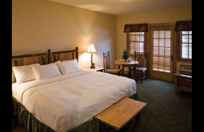 Guest bedroom at Otsego Club and Resort.