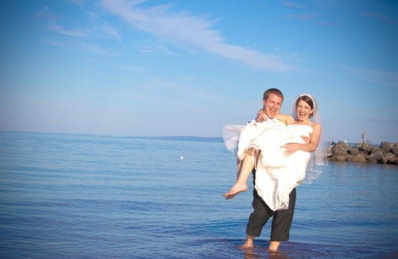 Bride & Groom at Pictou Lodge Resort