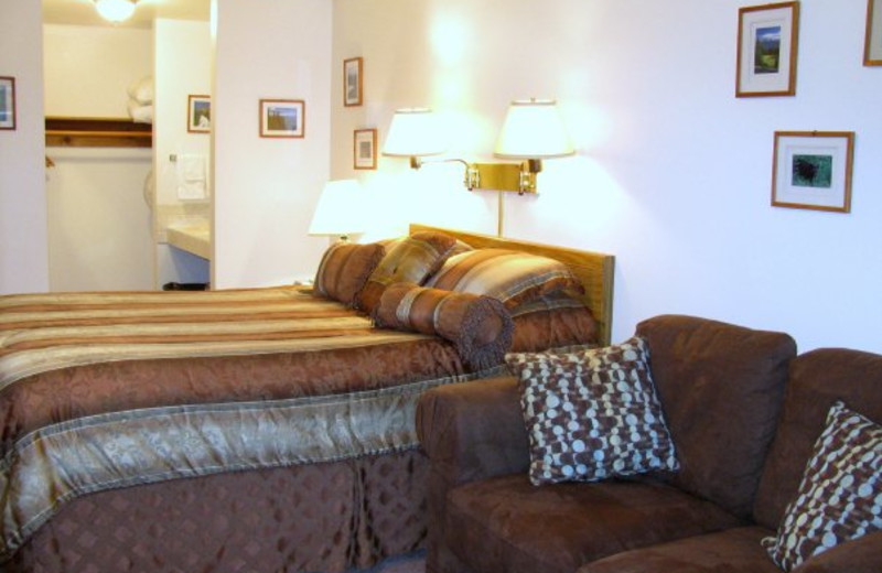 King bed room at Rain Forest Resort.