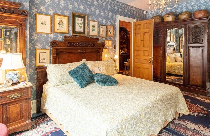 Guest room at The Dolon House.