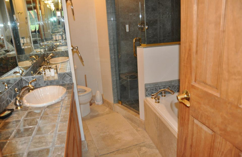 Vacation rental bathroom at SilverStar Luxury Properties.