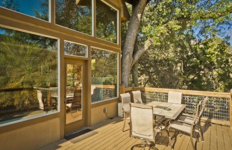 Treehouse patio at River Road Treehouses.