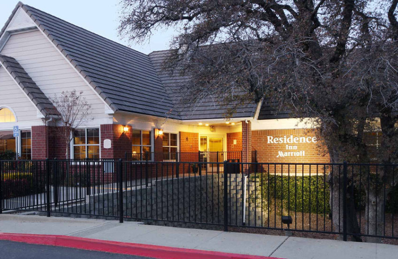 Exterior view of Residence Inn Roseville.