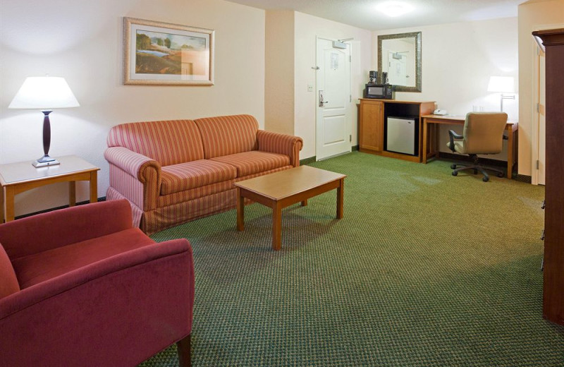 Guest living room at Holiday Inn Minneapolis.