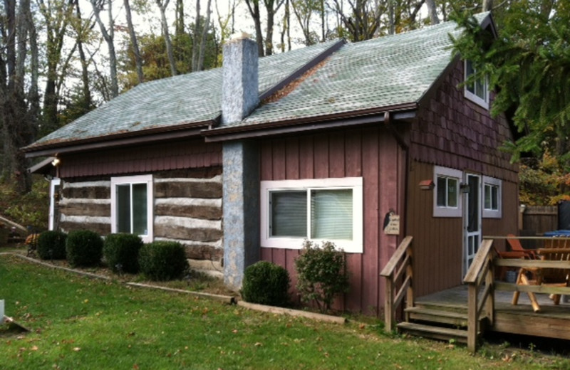 Cabin exterior at Cabins in Hocking.