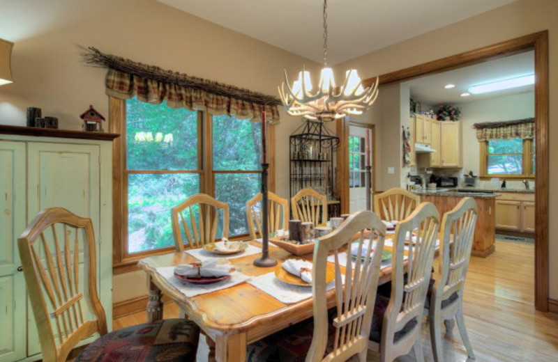 Rental dining room at Chambers Realty & Vacation Rentals.