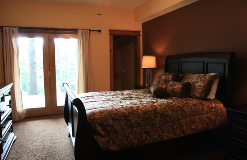 Condo bedroom at Highland Rim Retreats.