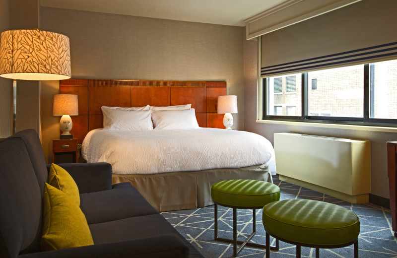 Guest room at Courtyard by Marriott New York Manhattan/Fifth Avenue.