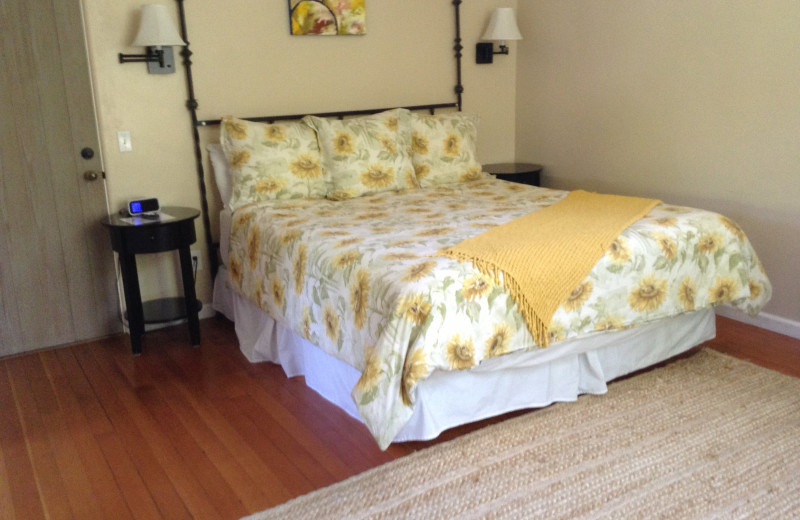 Guest room at Lamp Lighter Inn & Sunset House Suites.