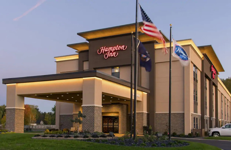 Exterior view of Hampton Inn MT. Pleasant.