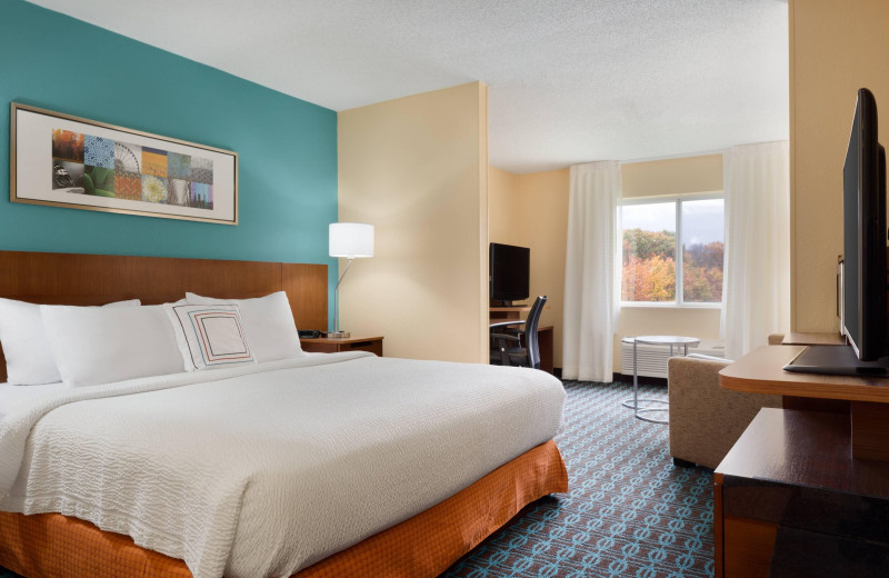 Guest room at Fairfield Inn Youngstown Boardman/Poland.