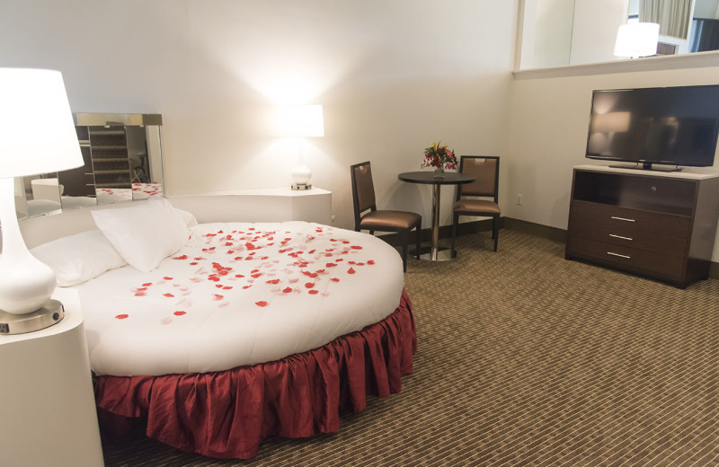 Guest room at Cove Haven Entertainment Resorts.