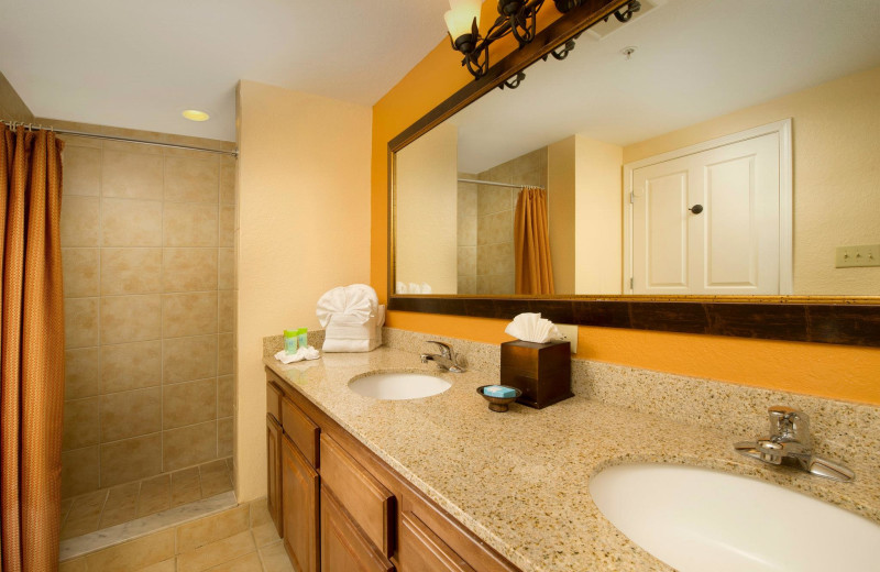 Suite bathroom at Floridays Resort Orlando.