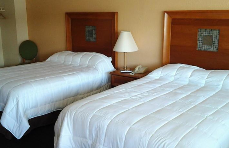 Two bed guest room at Grays Harbor Inn & Suites.