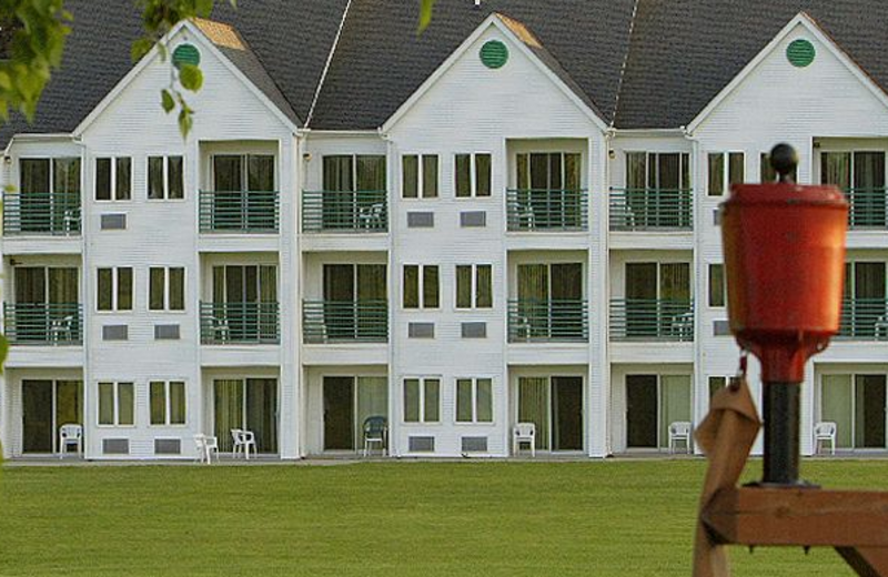 Exterior view of Lakeview Hills Golf Resort.