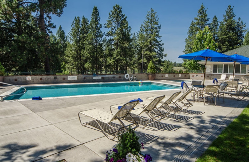 Outdoor Swimming Pool at TownePlace Suites Bend