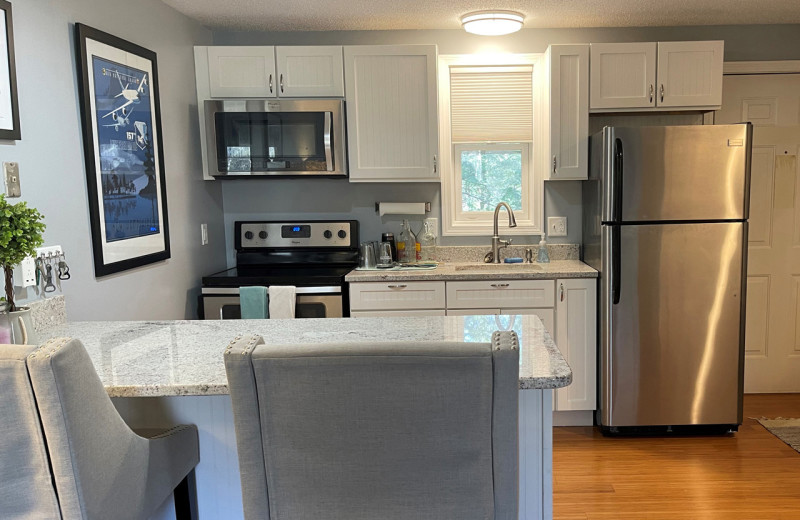 Guest kitchen at Misty Harbor & Barefoot Beach Resort.