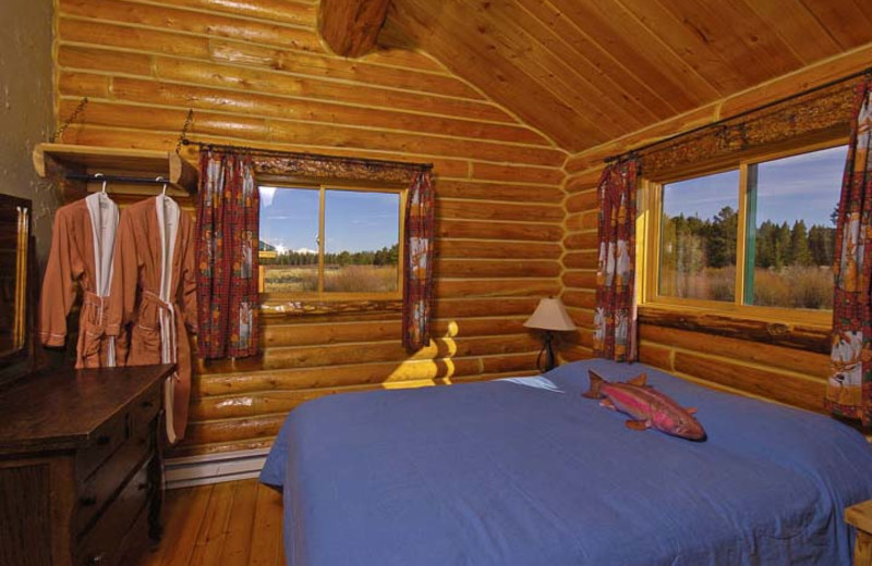 Mountain Creek cabin bedroom at Bar N Ranch.