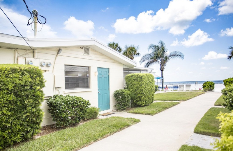 Exterior view of Aloha Kai Vacation Rentals.