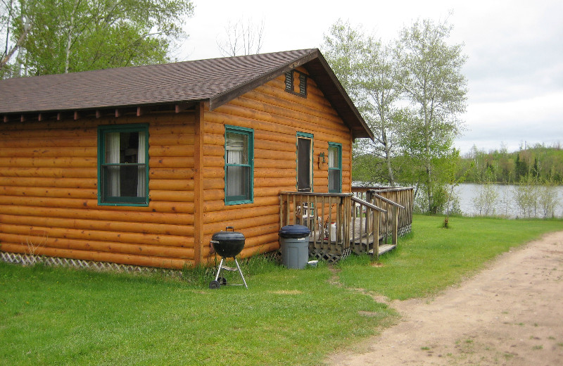 Cabin BY Lake at Vermilion River Cottages