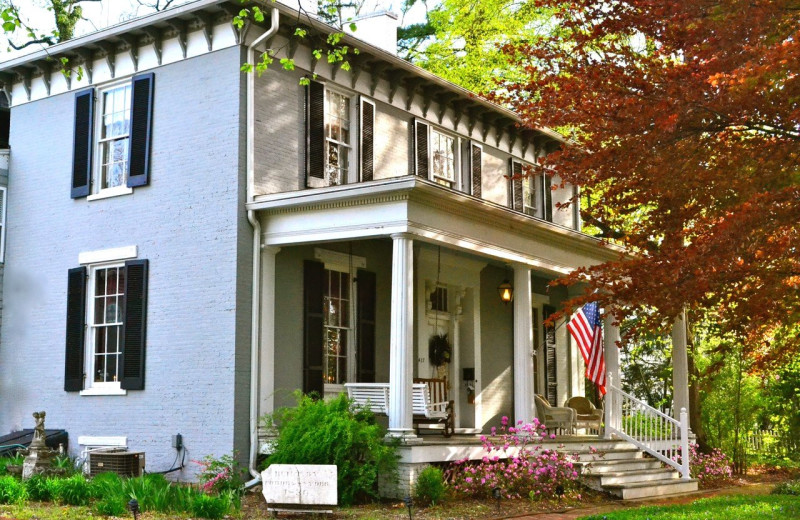 Exterior view of The Carriage Inn Bed 